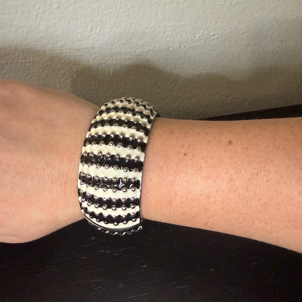 Black and White Bracelet Set | Chunky Statement Bangle + Enamel Stripe Bangle - Picture 3 of 7